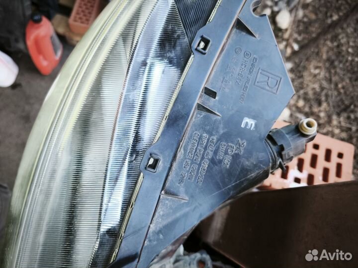 Фара правая на Ниссан на 200