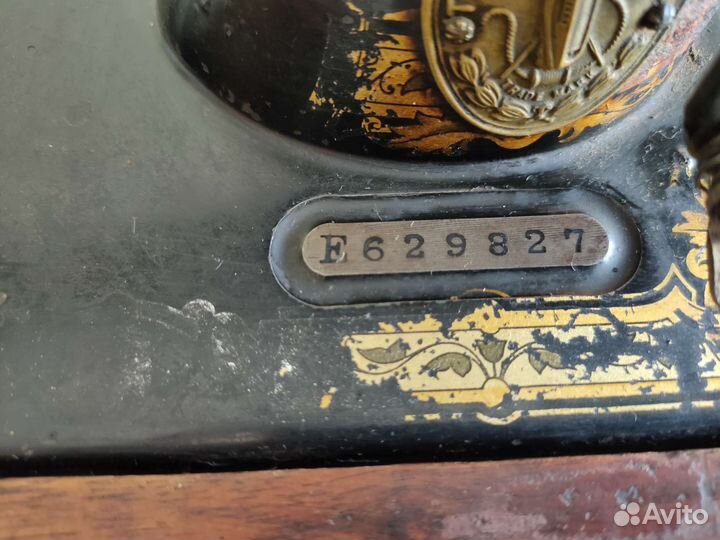 Швейная машинка Singer