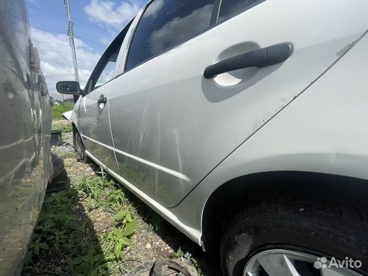 Дверь Skoda Fabia Левая правая передняя задняя