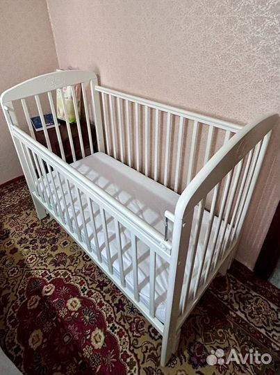 Детская кровать с матрасом