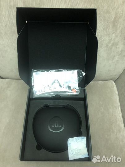 Наушники JBL