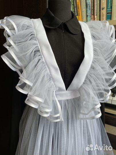 Белый школьный фартук