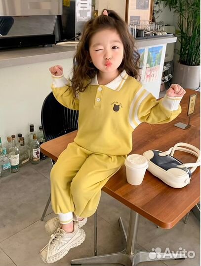 Спортивный детский костюм