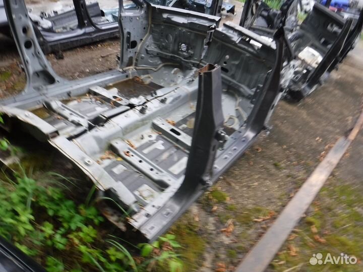 Четверть передняя правая Mazda CX7 2012