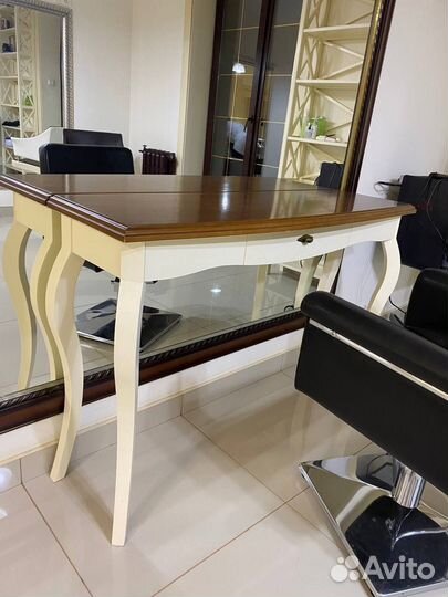 Консоль, туалетный столик