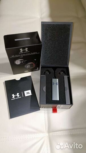 Беспроводные наушники jbl