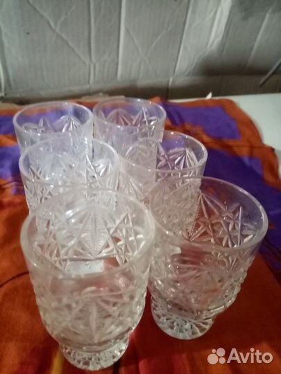 Бокалы для вина и графин