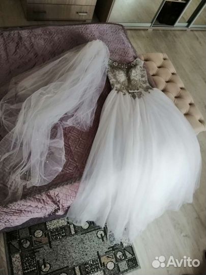 Свадебное платье