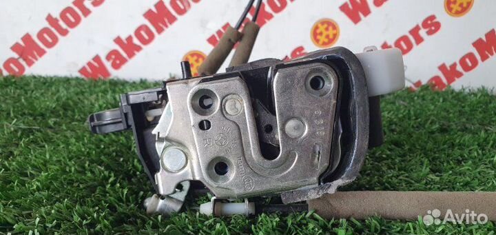 Замок боковой двери задний правый Nissan Note E11