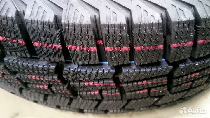 Viatti Brina V-521 215/55 R17 94T