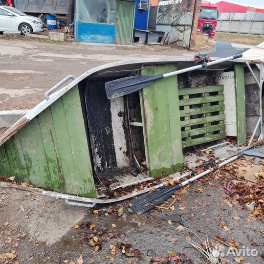 Лодка с мотором