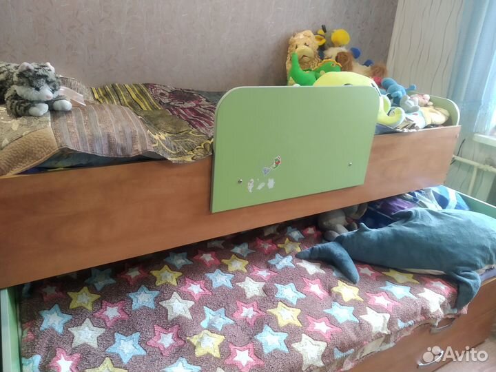 Кровать детская двухъярусная.Торг