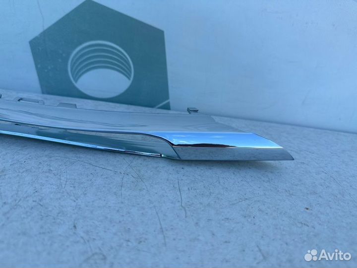 Накладка дхо правая Mercedes C W204