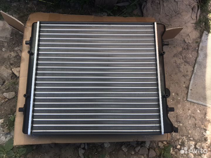 Радиатор охлаждения Volkswagen Golf 4