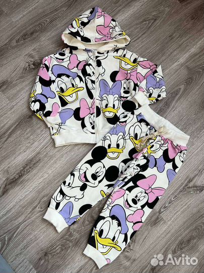 Костюм на молнии zara