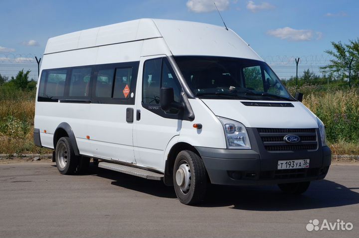 Аренда микроавтобуса 18 мест Форд Транзит