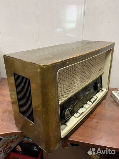 Ламповый приёмник Philips 1002. 238