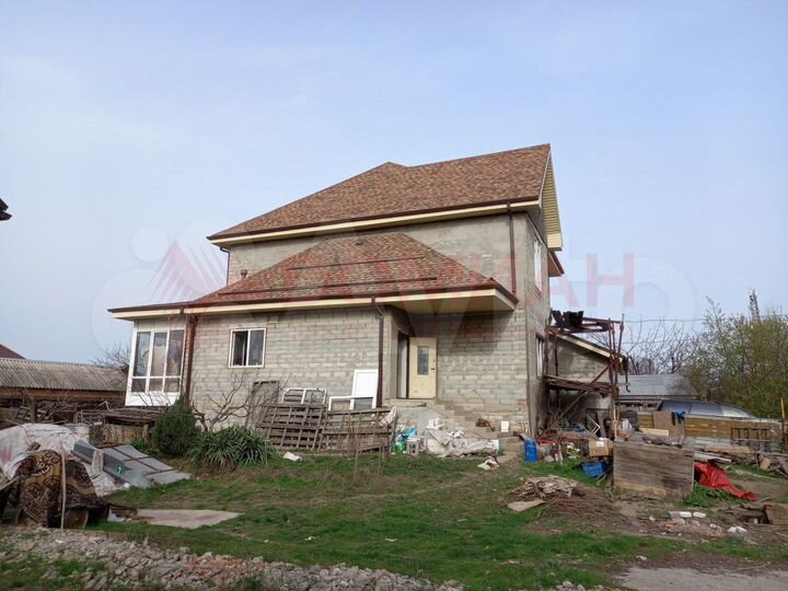 Дом 194 м² на участке 6 сот.