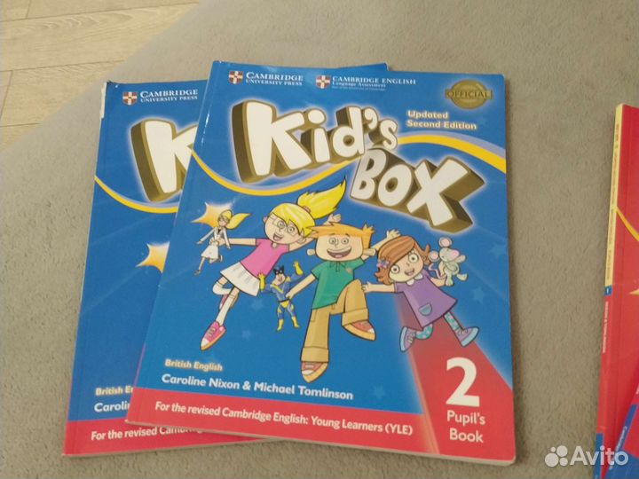 Учебник и тетрадь по английскому Kid's box