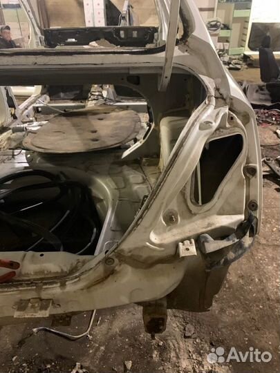 Крыло заднее правое Geely Emgrand Ec7 седан 1.8