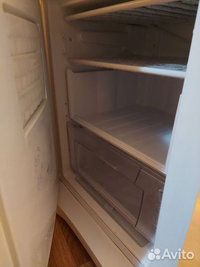 Холодильник indesit