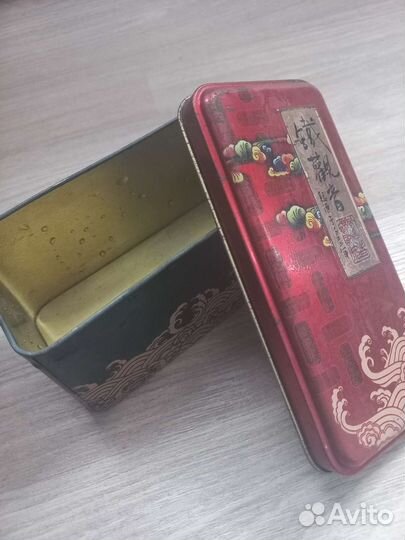 Жестяная коробка, шкатулка