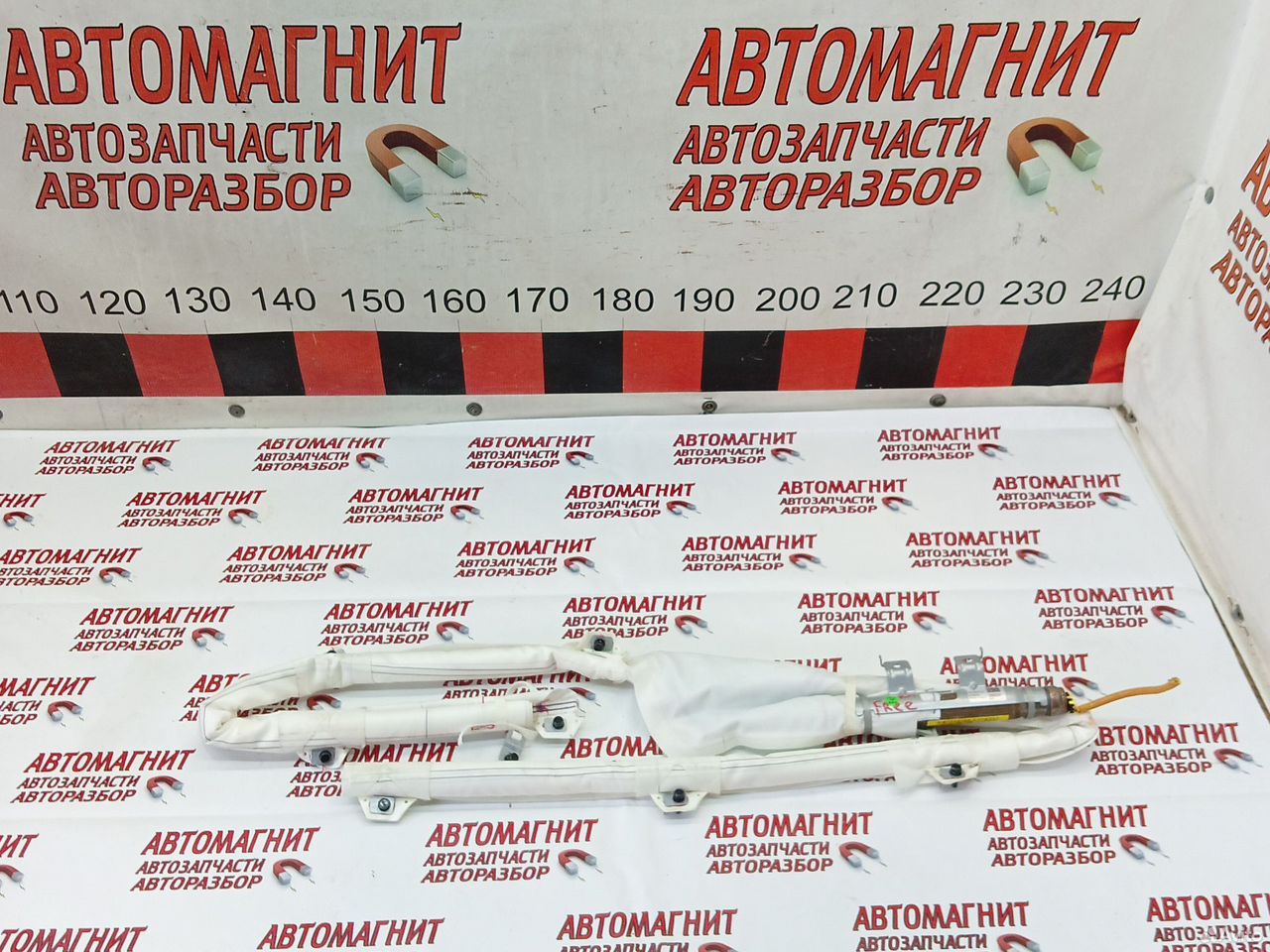 Шторка безопасности правая Voyah Free