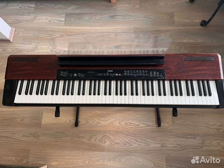 Yamaha electronic piano p-120