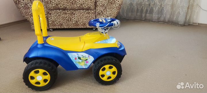 Машинка толокар