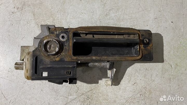 Ручка крышки багажника Mercedes Benz W210