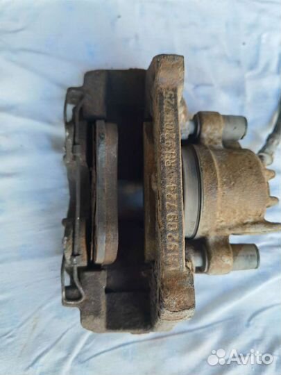 Суппорт Передний Вольво S60 S80 XC70 00-09