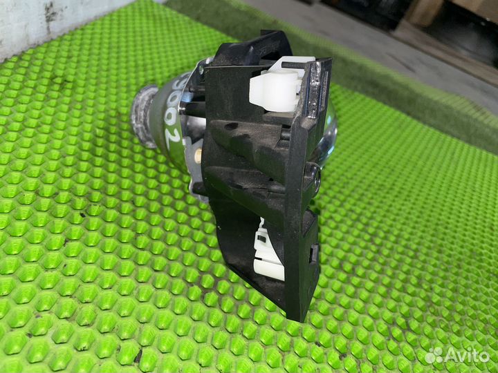 Линза фары левая Cadillac Escalade GMT900