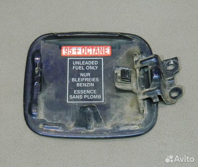 Лючок бензобака Mitsubishi Carisma