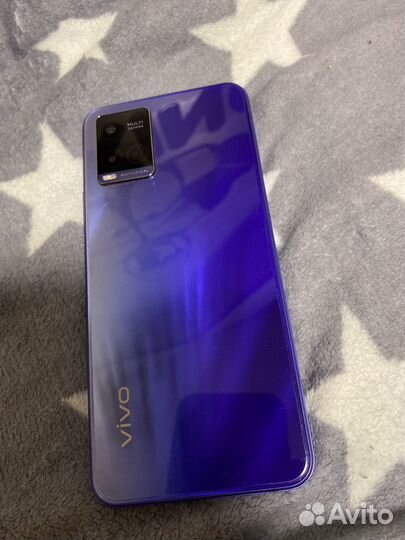 Телефон Vivo y21