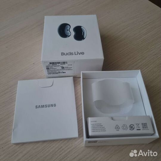 Наушники Galaxy Buds Live