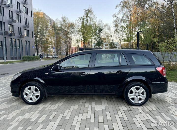 Opel Astra 1.6 МТ, 2012, 136 000 км