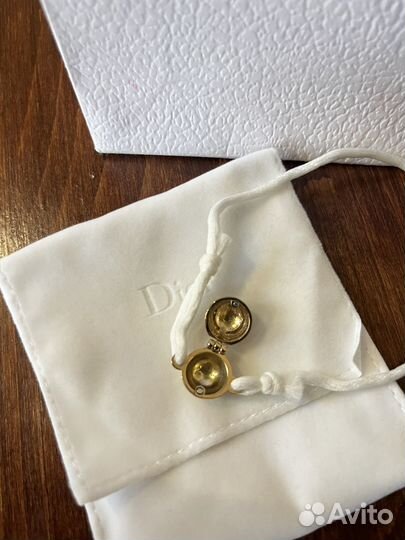 Подвеска Dior. Комплимент от марки