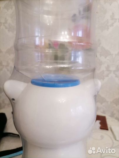 Кулер для воды и сока