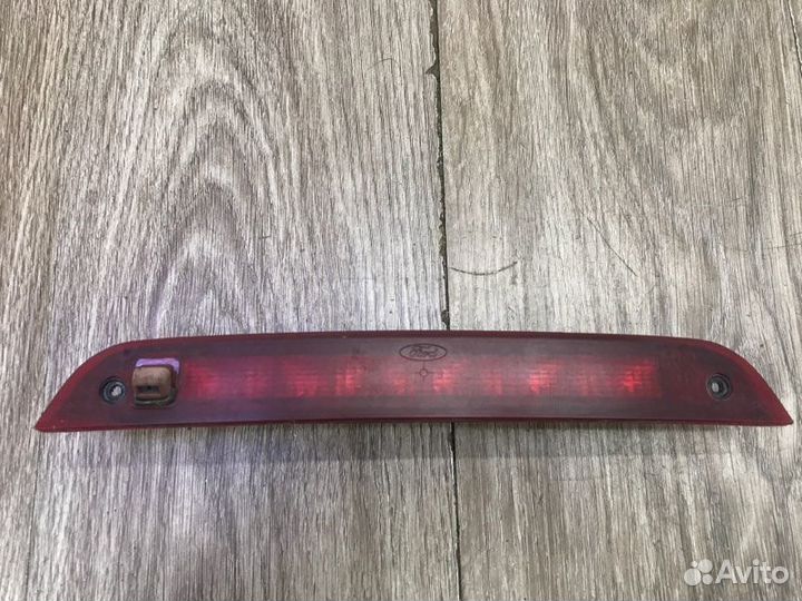 Стоп-сигнал крышки багажника задний Ford Focus 1