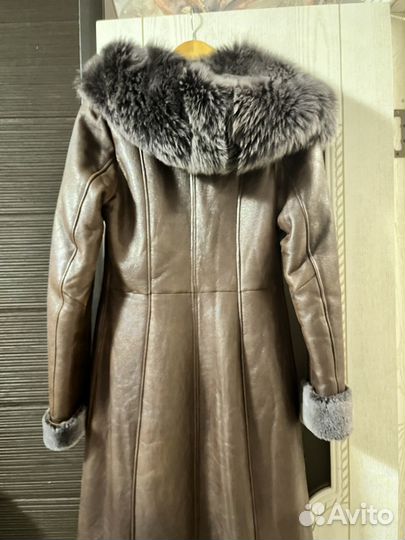 Продаю кожаную дубленку с натуральным мехом