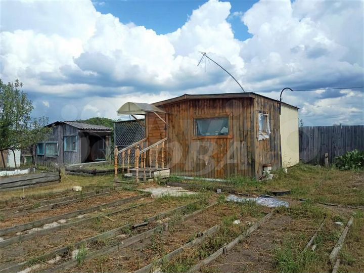 Дача 20 м² на участке 8 сот.