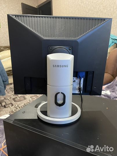 Монитор Samsung 19