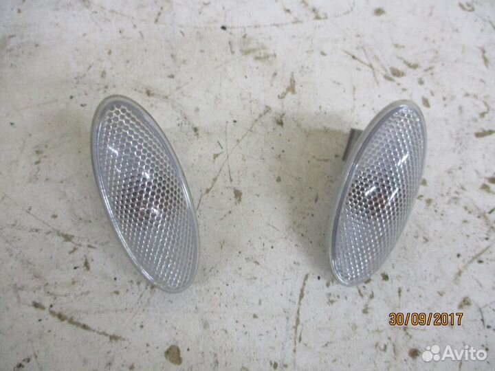 Повторитель в крыло Тойота Королла 150