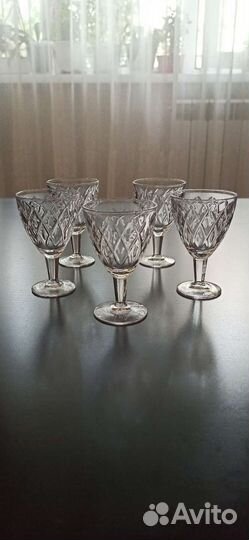 Рюмки стопки на высокой ножке