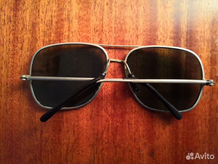 Очки солнцезащитные