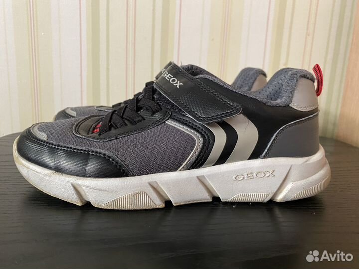Кроссовки geox