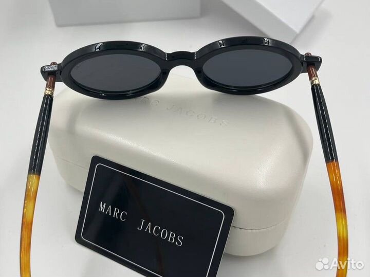 Солнцезащитные очки Marc Jacobs