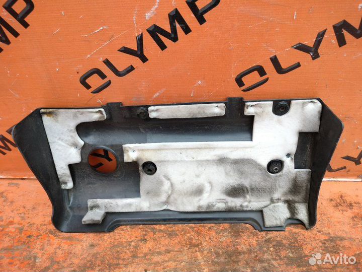 Крышка двс декоративная Toyota Wish ZNE10 1ZZ-FE