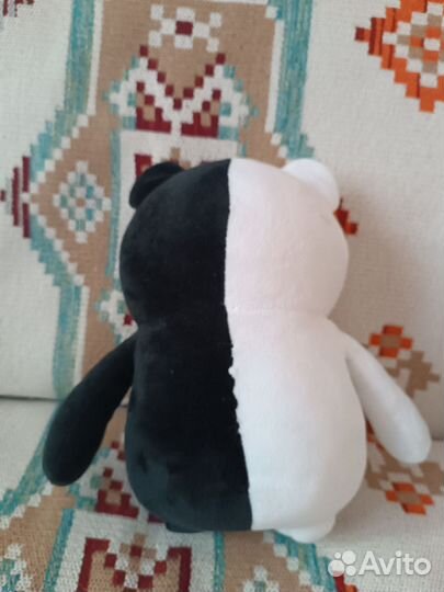 Плюшевый медведь Монокума из игры Данганронпа