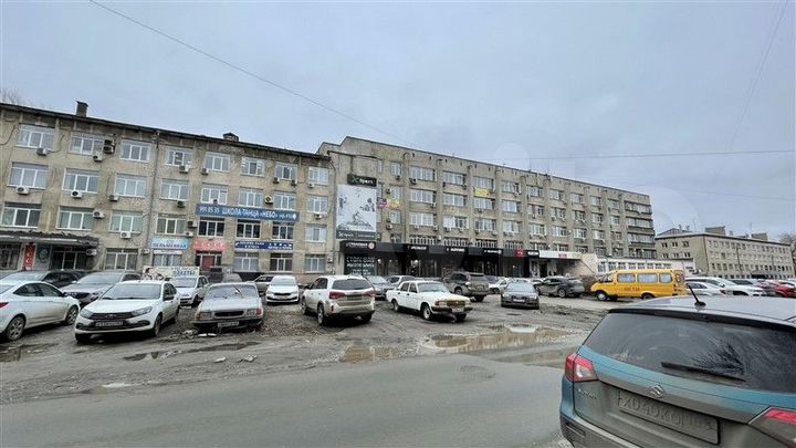 Офис с ремонтом и просторной парковкой